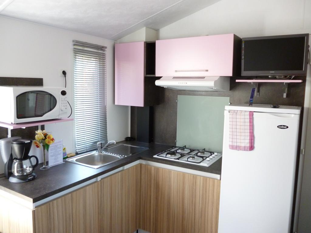 Auberge Des Etangs Roussent Habitación foto