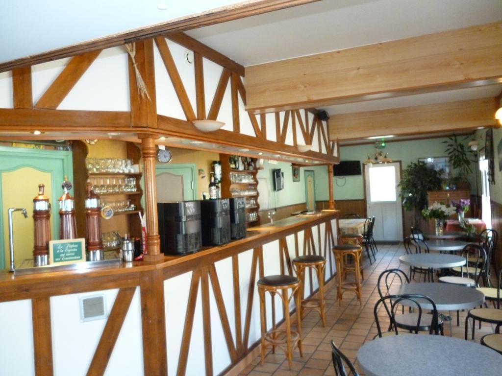 Auberge Des Etangs Roussent Habitación foto