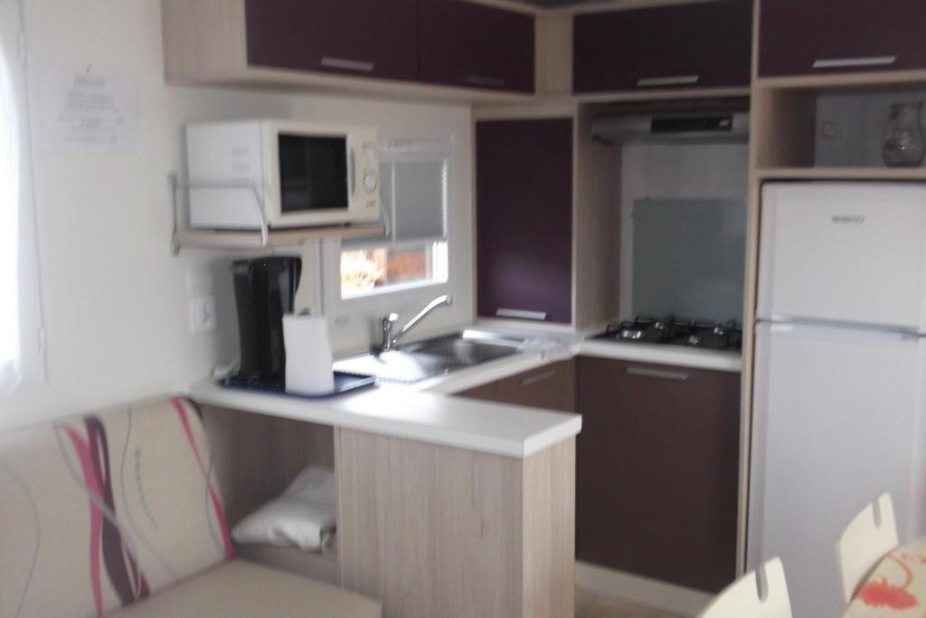 Auberge Des Etangs Roussent Habitación foto